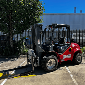2.5t Rough Terrain Diesel Container Mast Forklift